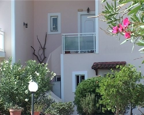 Aloni Studios & Apartments لاسي المظهر الخارجي الصورة